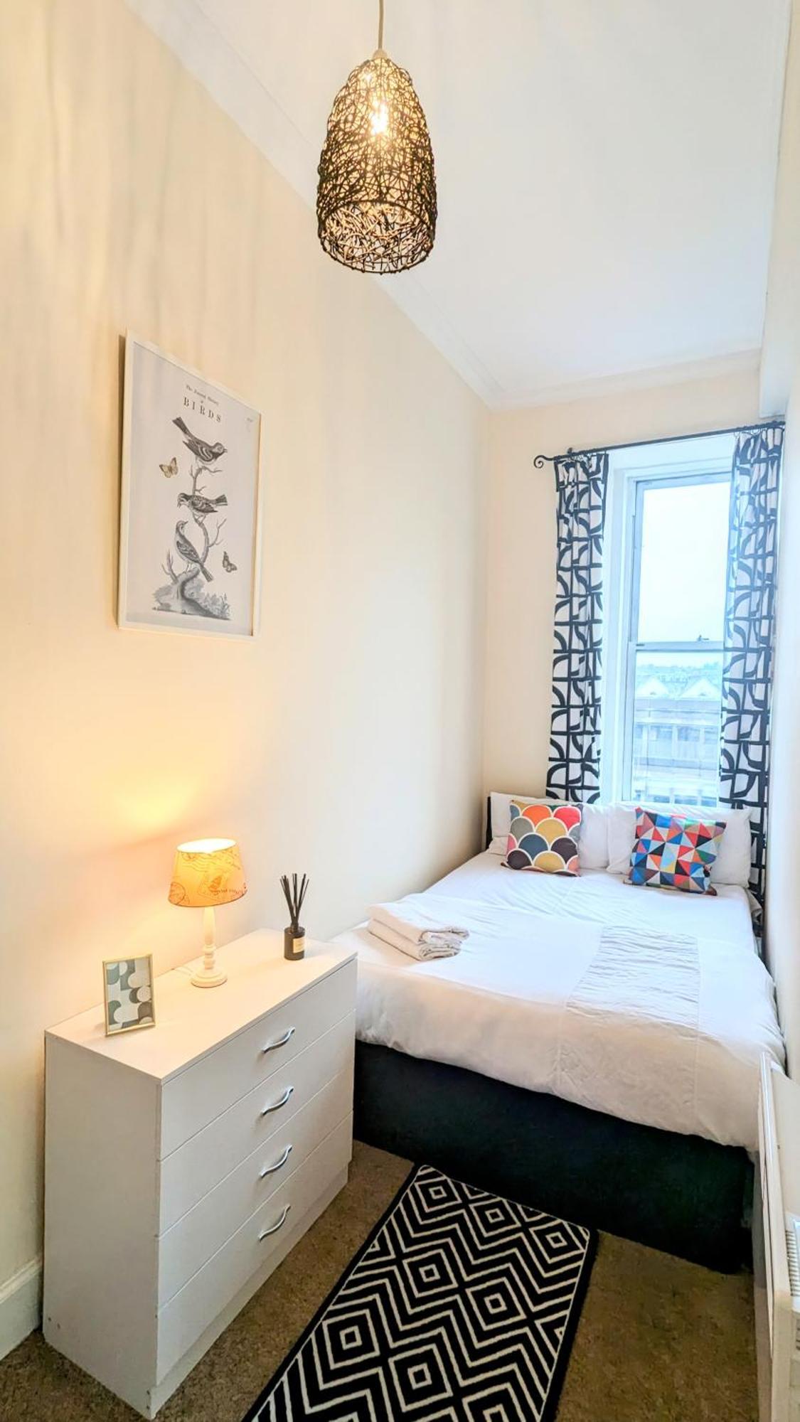 Edinburgh City Center Haymarket Double Room Εξωτερικό φωτογραφία
